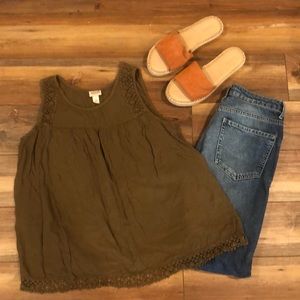 ✨5 for $25✨ Olive Green Mossimo Flowy Tank Top XXL